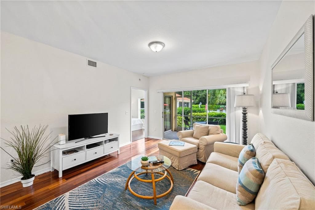 9175 Celeste Dr 103, Naples, FL 34113-5
