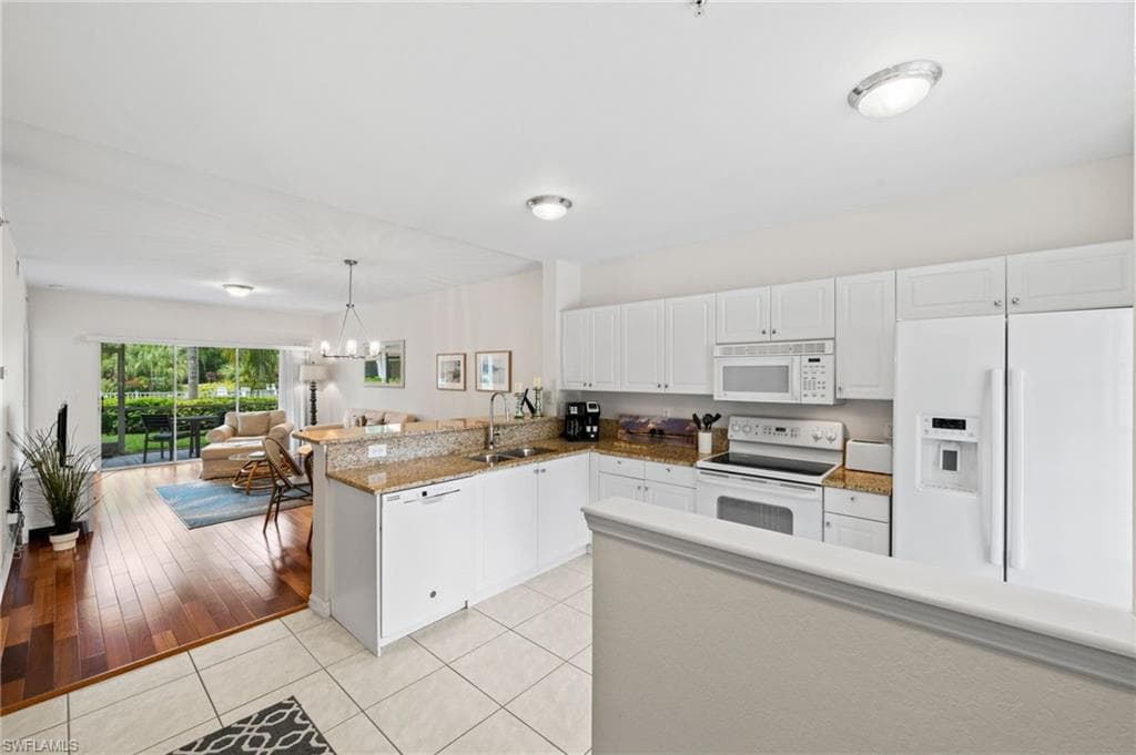 9175 Celeste Dr 103, Naples, FL 34113-7