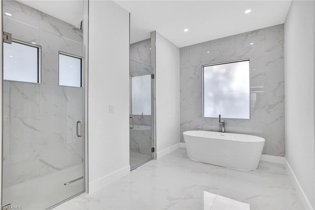 169 18th Ave NW, Naples, FL 34120-20