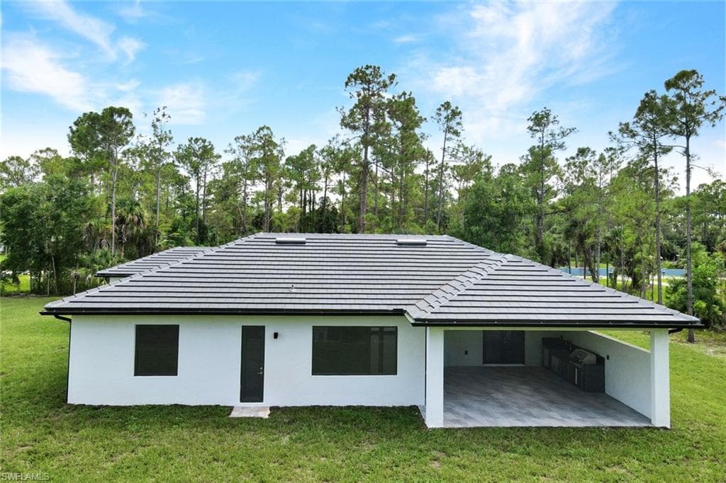 169 18th Ave NW, Naples, FL 34120-26