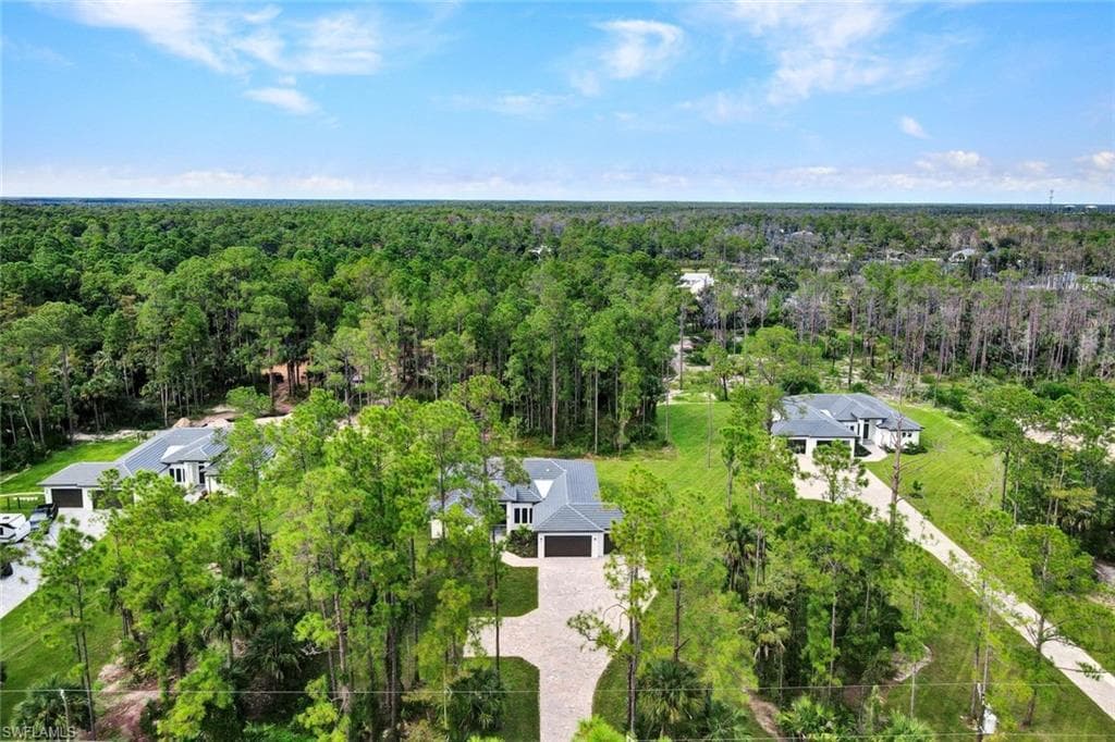169 18th Ave NW, Naples, FL 34120-5