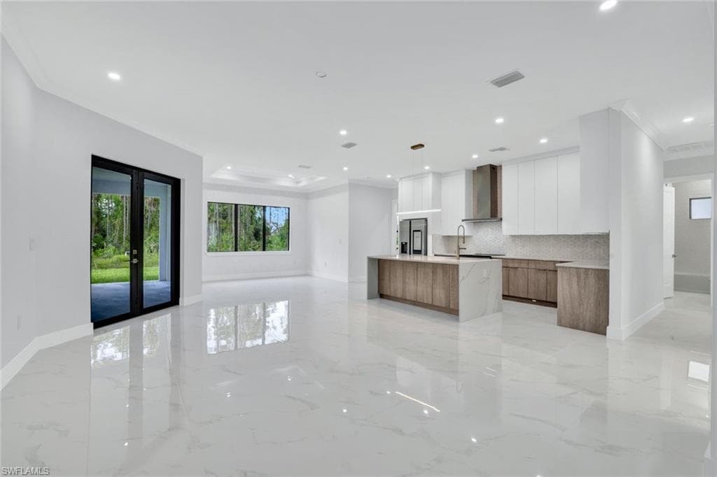 169 18th Ave NW, Naples, FL 34120-7