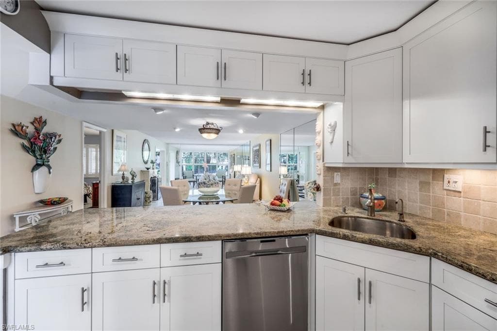 4200 Belair Ln 211, Naples, FL 34103-9