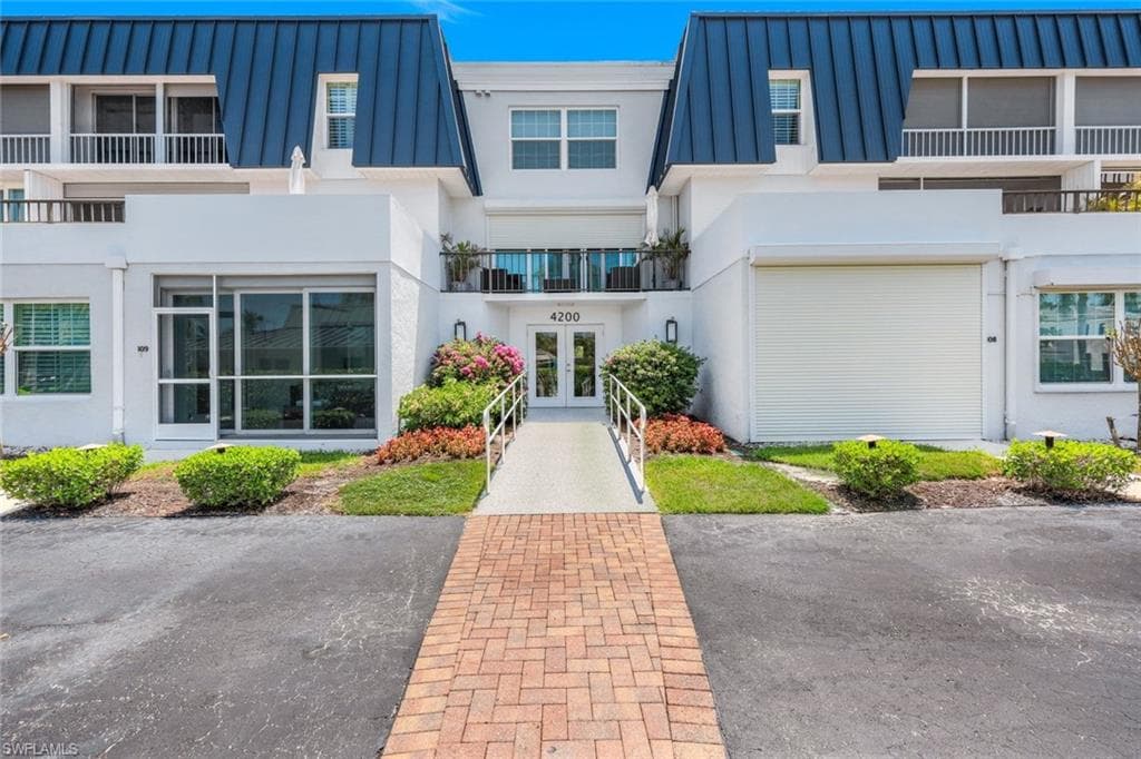 4200 Belair Ln 211, Naples, FL 34103-1