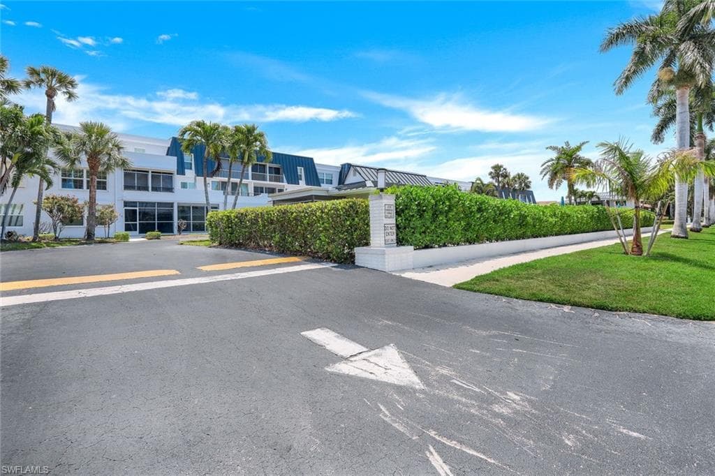 4200 Belair Ln 211, Naples, FL 34103-28