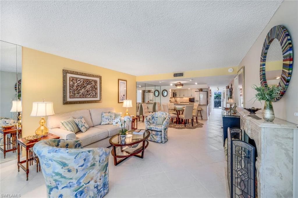 4200 Belair Ln 211, Naples, FL 34103-3