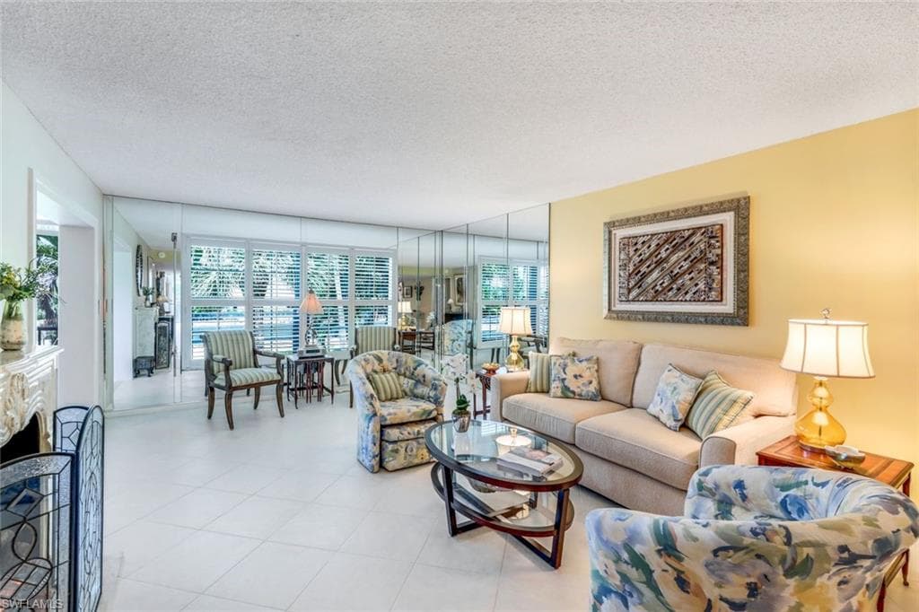 4200 Belair Ln 211, Naples, FL 34103-5