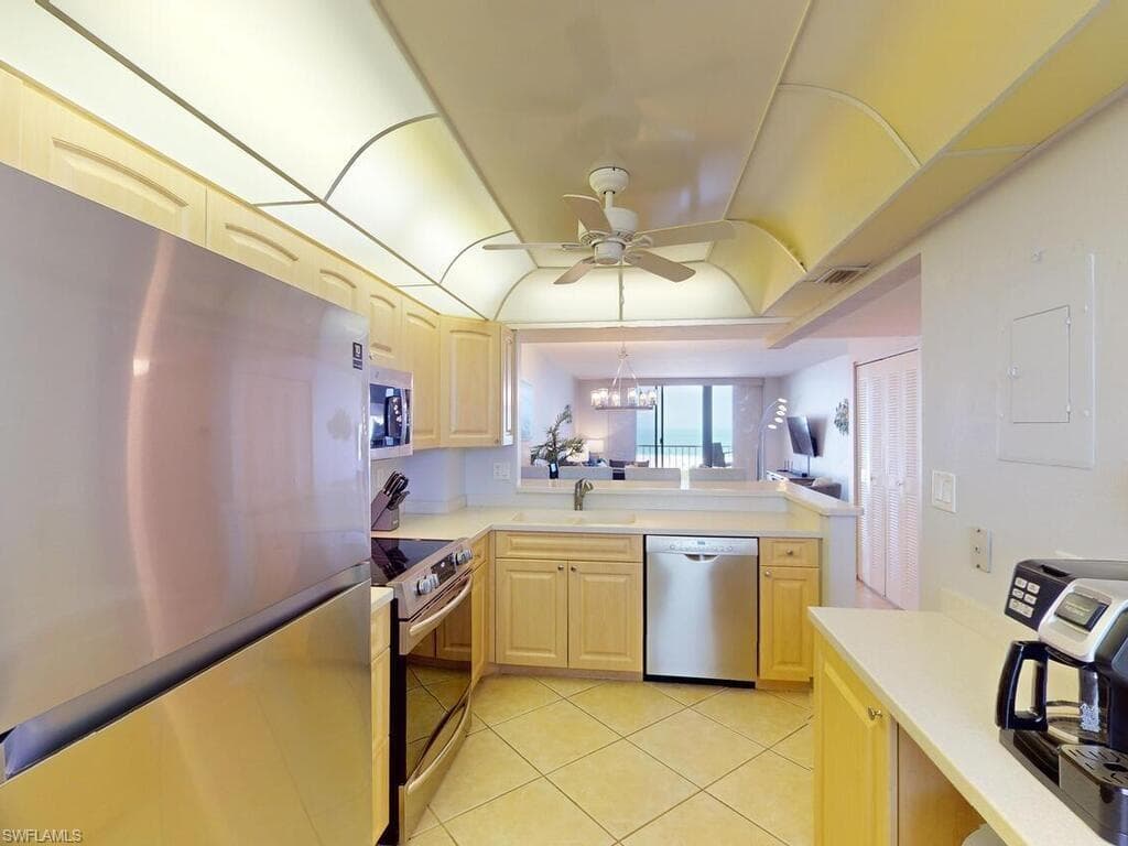380 Seaview Ct 1005, Marco Island, FL 34145-18