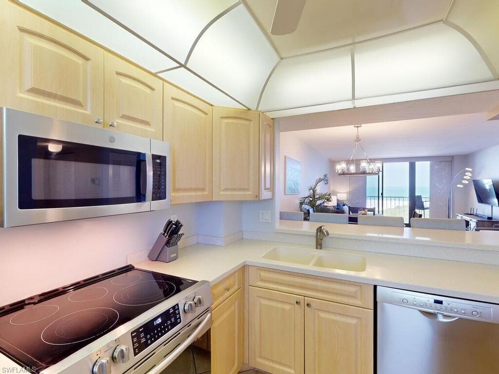 380 Seaview Ct 1005, Marco Island, FL 34145-19