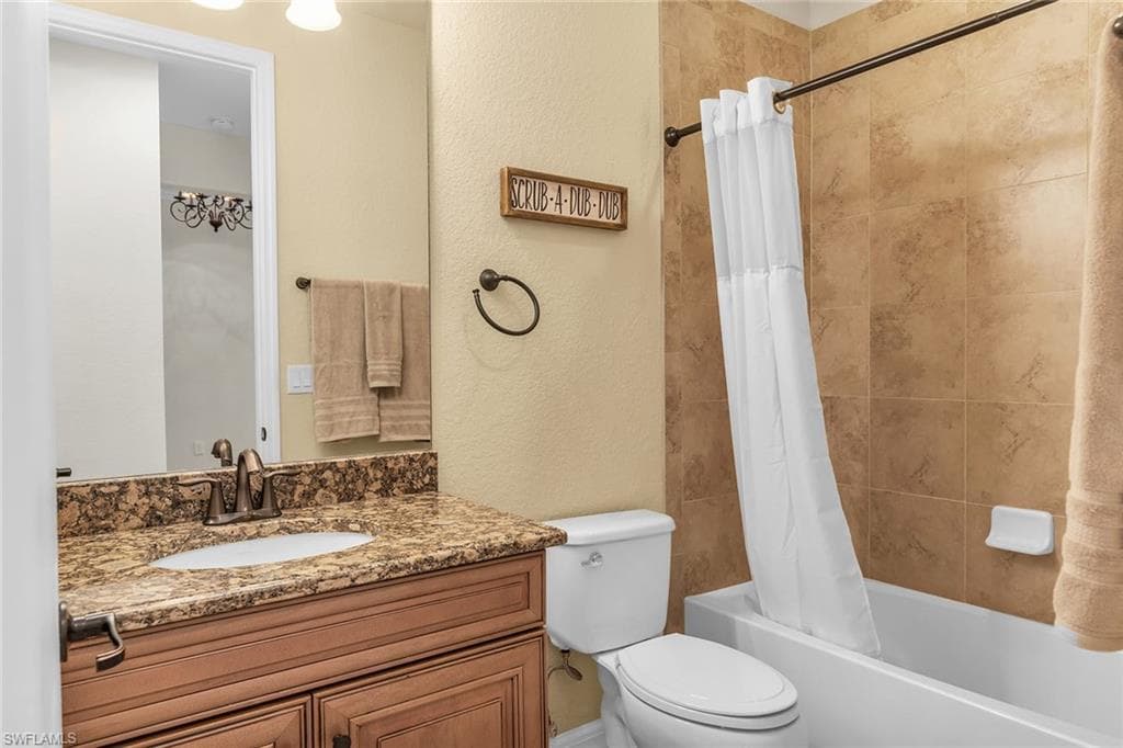 2938 Aviamar Cir, Naples, FL 34114-15