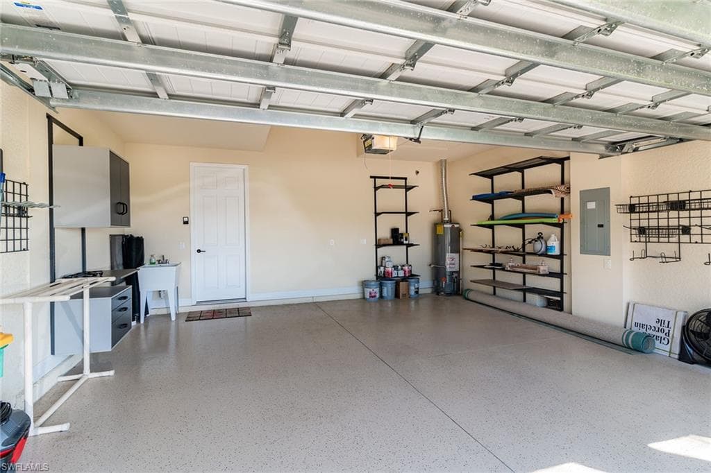 2938 Aviamar Cir, Naples, FL 34114-20