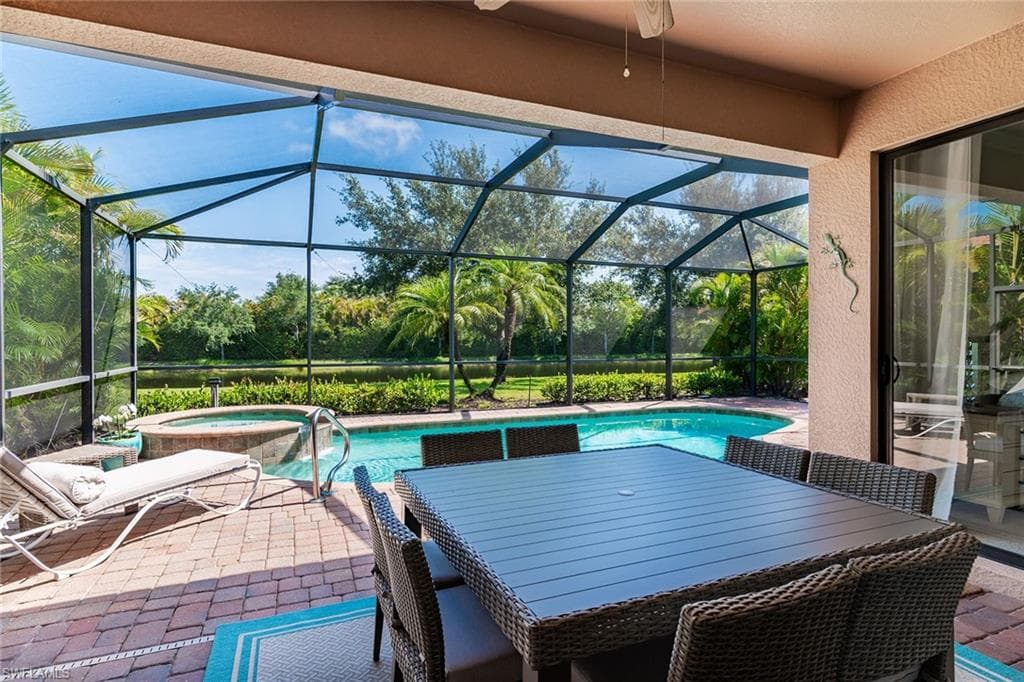 2938 Aviamar Cir, Naples, FL 34114-21