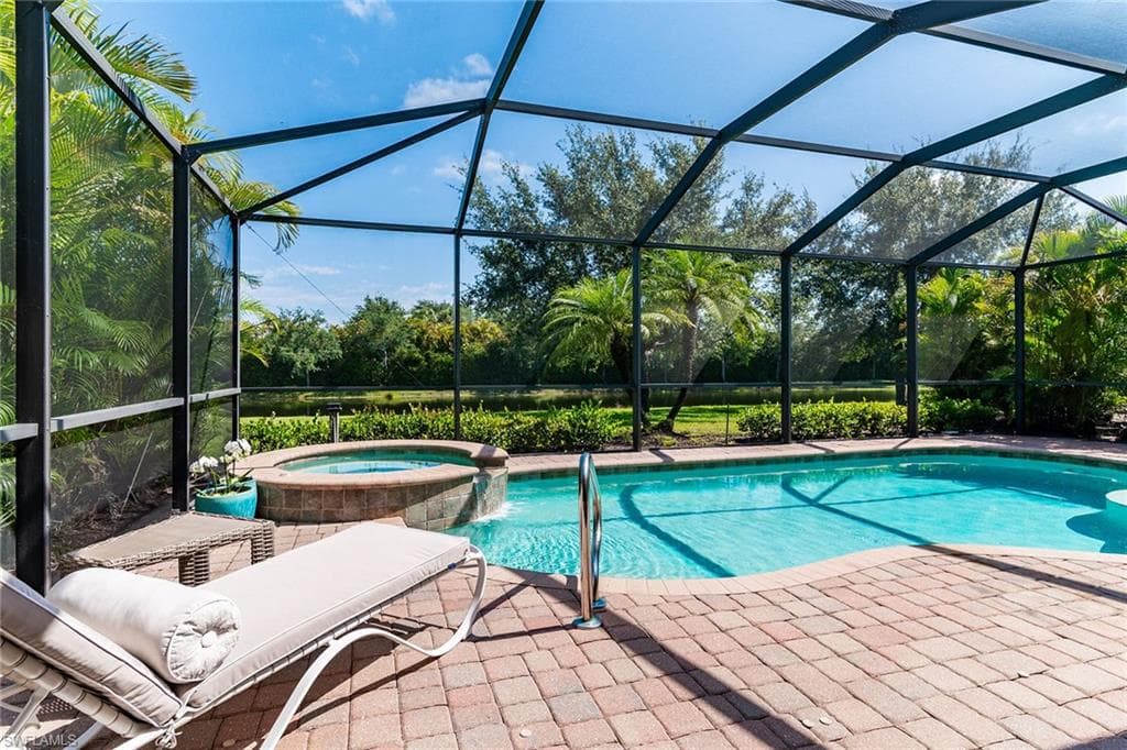2938 Aviamar Cir, Naples, FL 34114-23