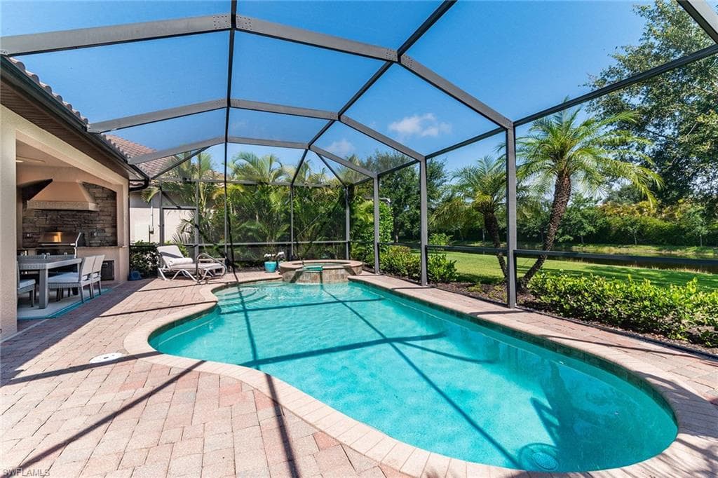 2938 Aviamar Cir, Naples, FL 34114-24