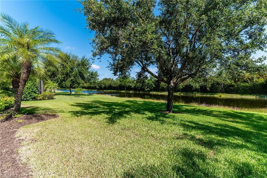 2938 Aviamar Cir, Naples, FL 34114-25