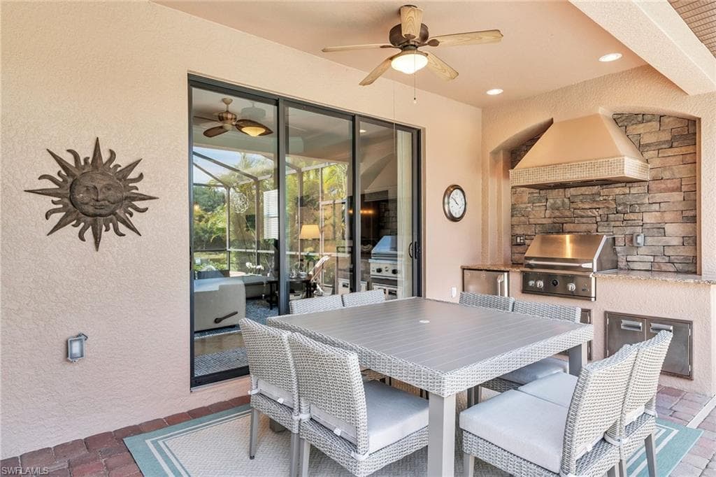 2938 Aviamar Cir, Naples, FL 34114-27