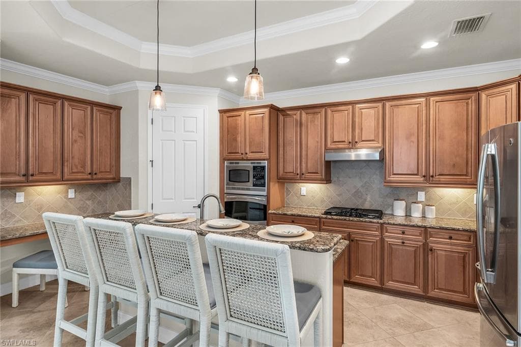 2938 Aviamar Cir, Naples, FL 34114-4