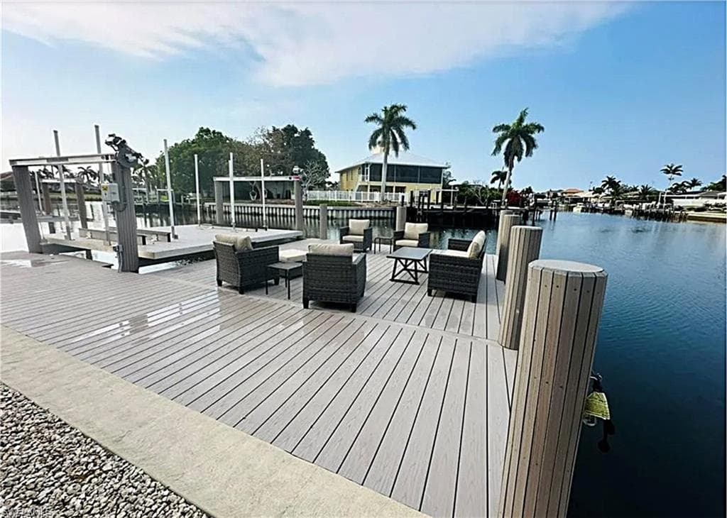 1421 Galleon Ave, Marco Island, FL 34145-9
