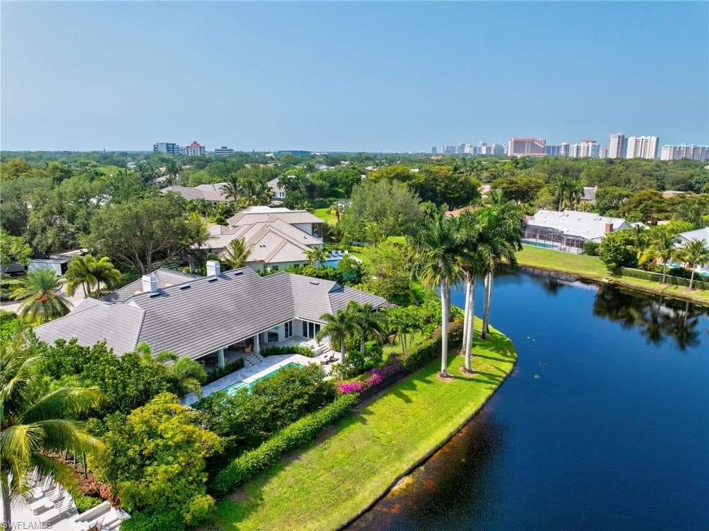 701 Tamarind Ct, Naples, FL 34108-27
