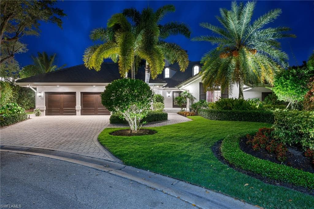701 Tamarind Ct, Naples, FL 34108-1