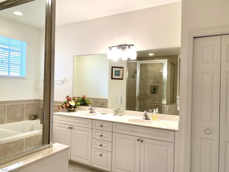 6822 Ascot Dr 202, Naples, FL 34113-14
