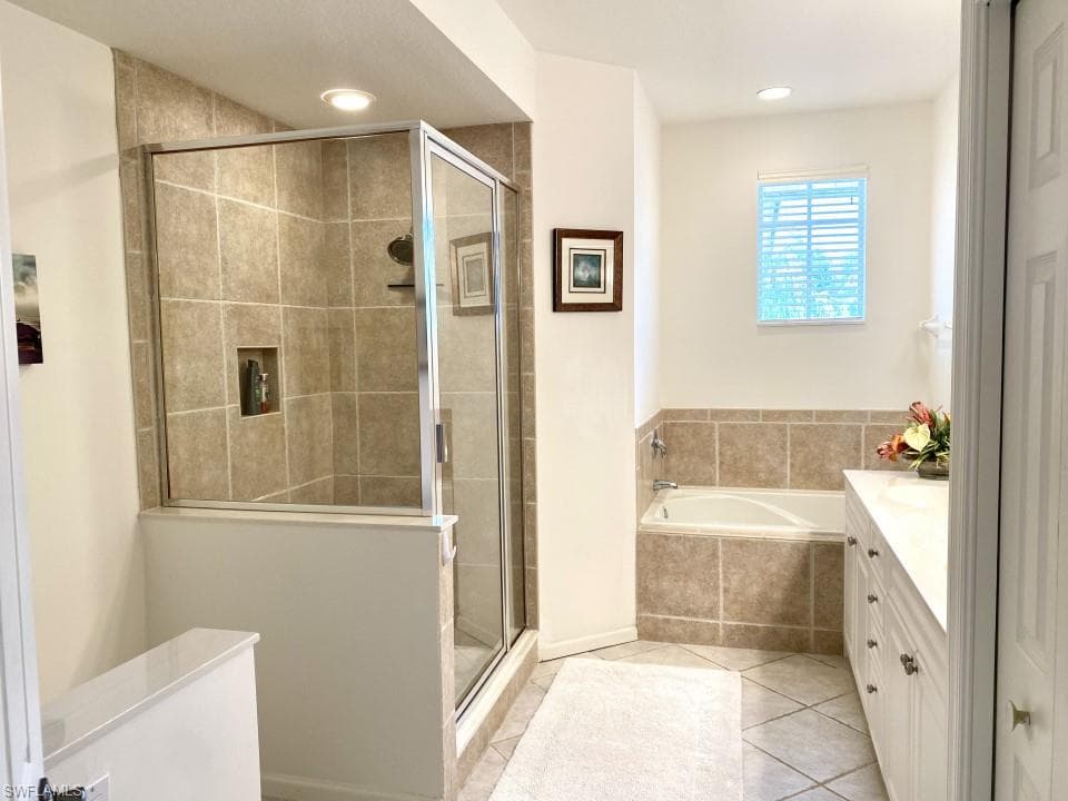 6822 Ascot Dr 202, Naples, FL 34113-15