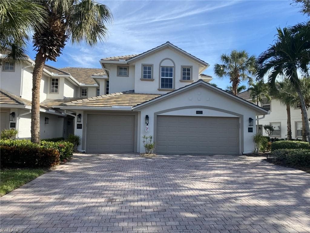 6822 Ascot Dr 202, Naples, FL 34113-2
