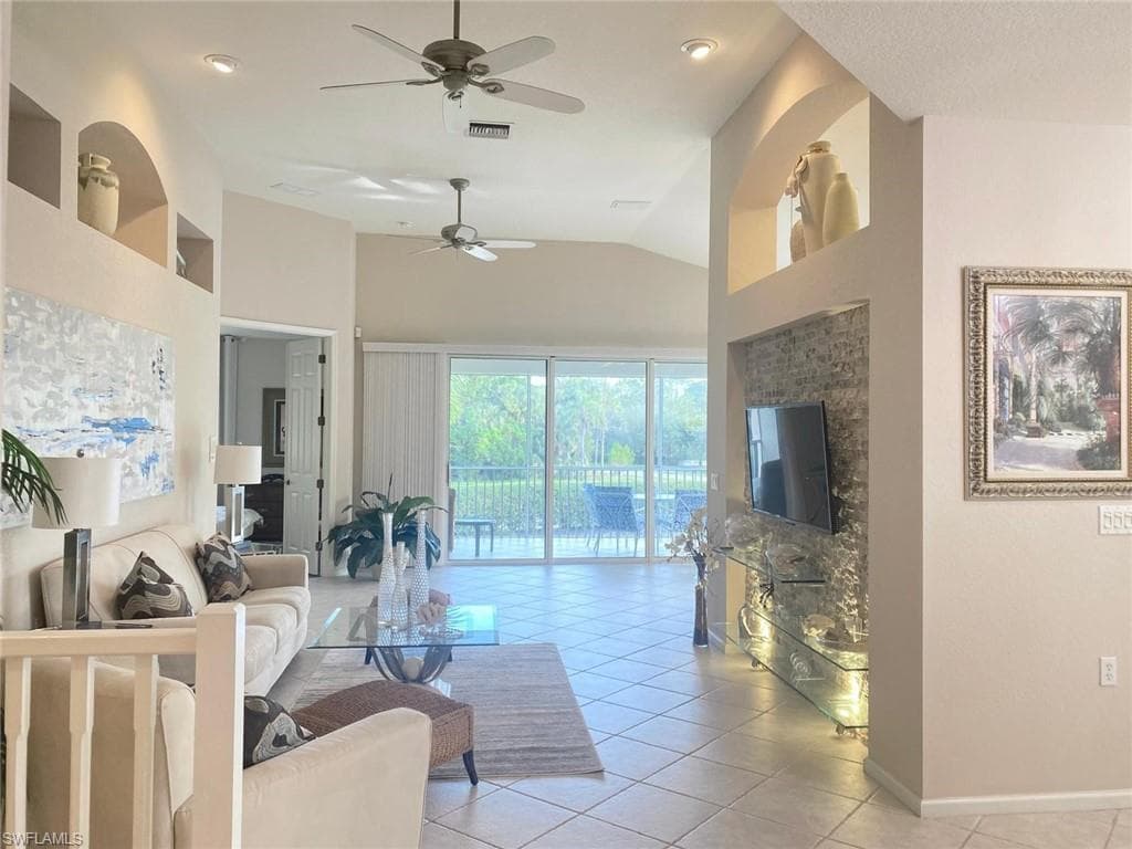 6822 Ascot Dr 202, Naples, FL 34113-4