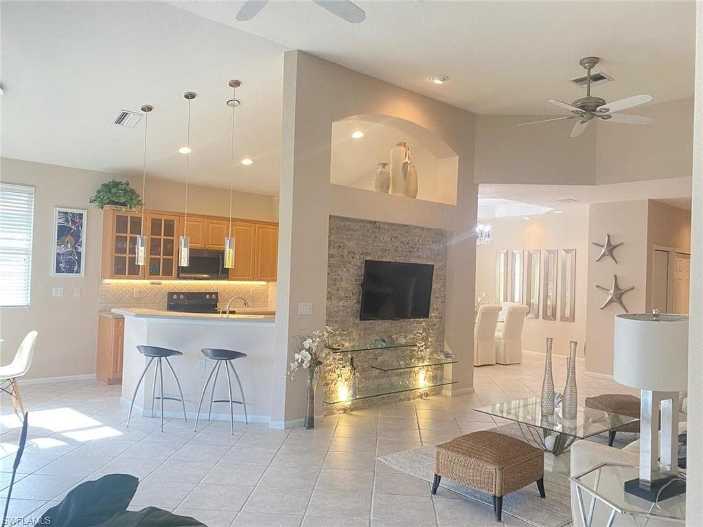 6822 Ascot Dr 202, Naples, FL 34113-6