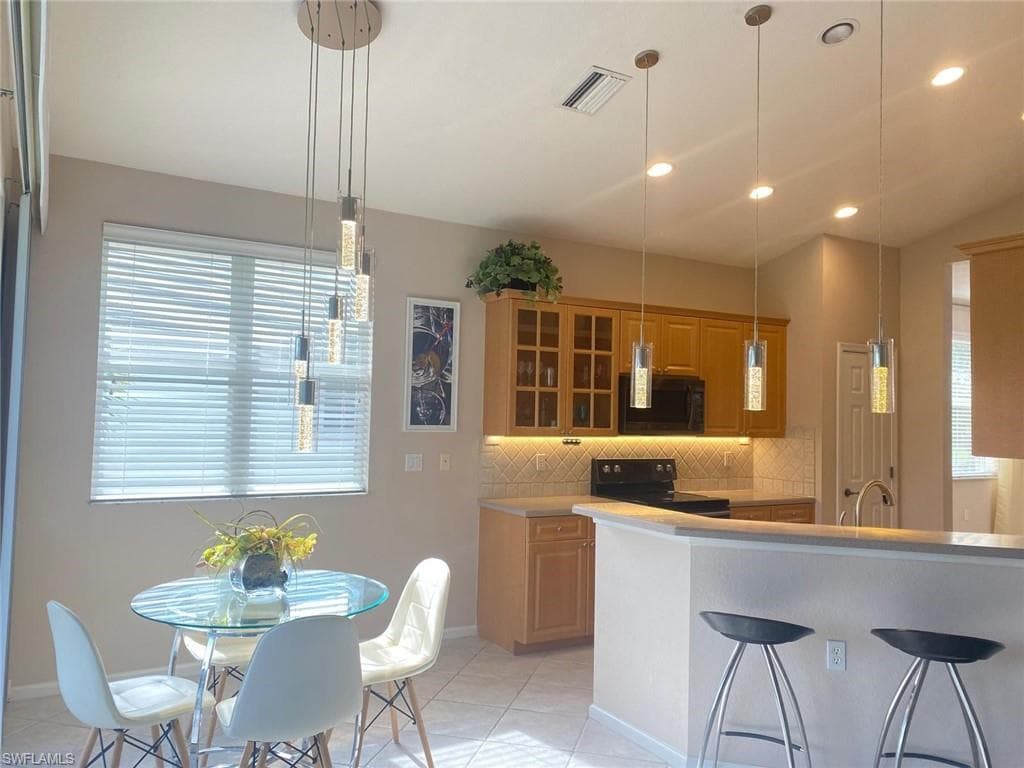 6822 Ascot Dr 202, Naples, FL 34113-7