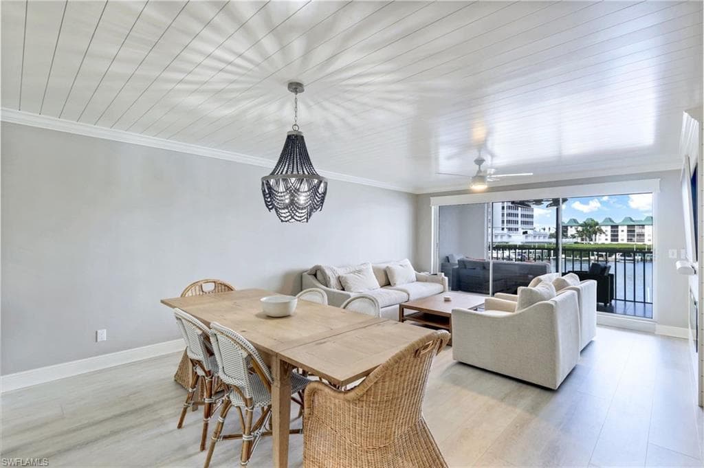 9103 Vanderbilt Dr 2-208, Naples, FL 34108-10