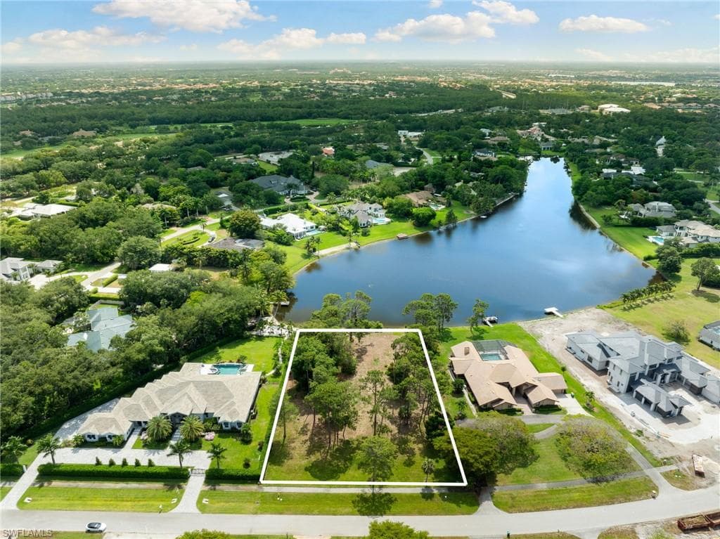 820 Cassena Rd, Naples, FL 34108-1