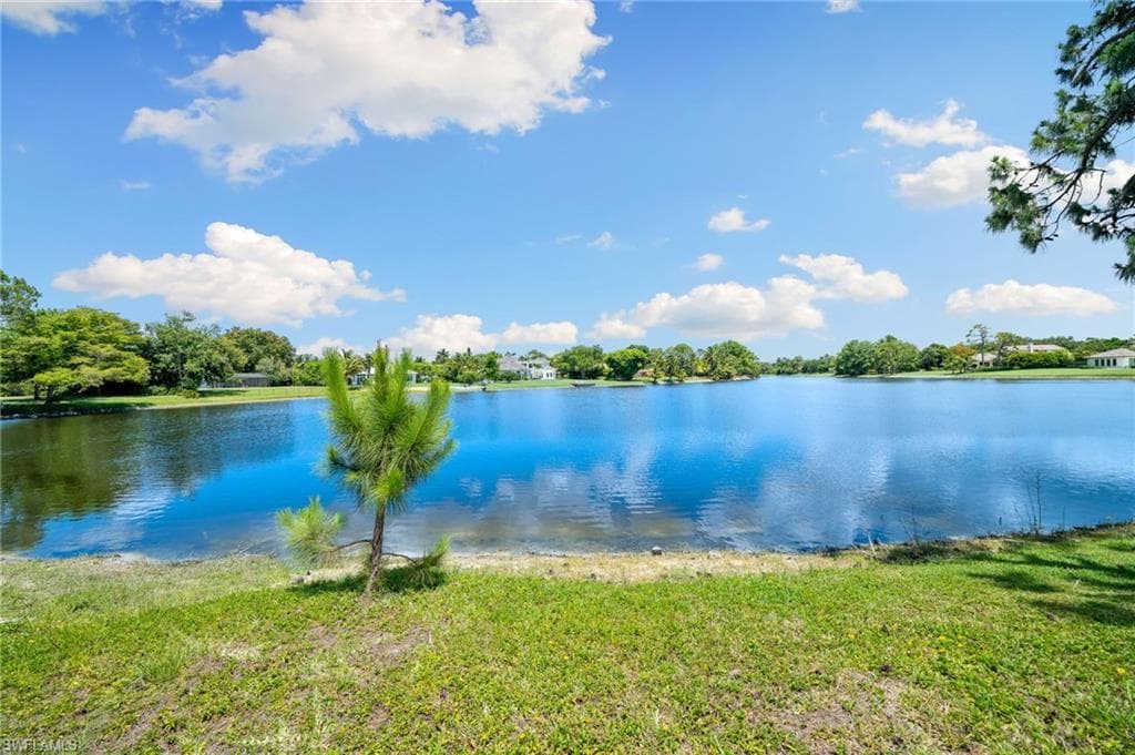 820 Cassena Rd, Naples, FL 34108-2