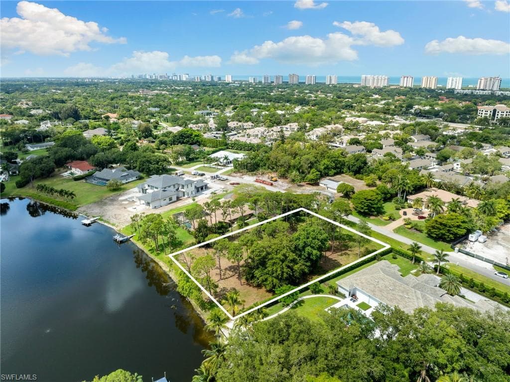 820 Cassena Rd, Naples, FL 34108-3