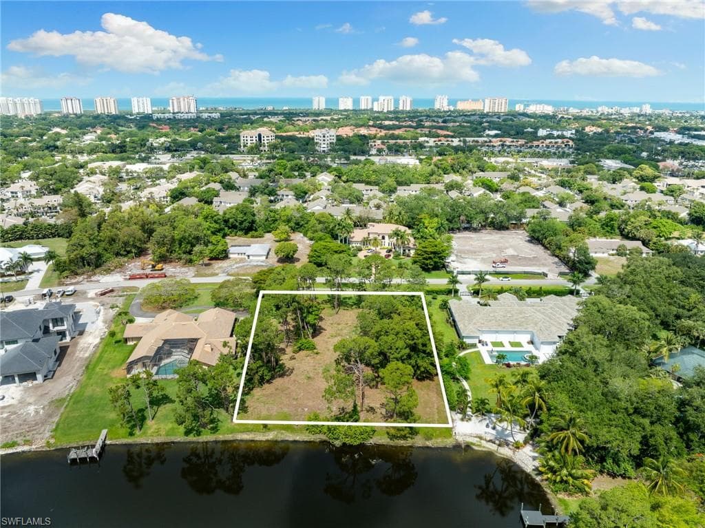 820 Cassena Rd, Naples, FL 34108-4