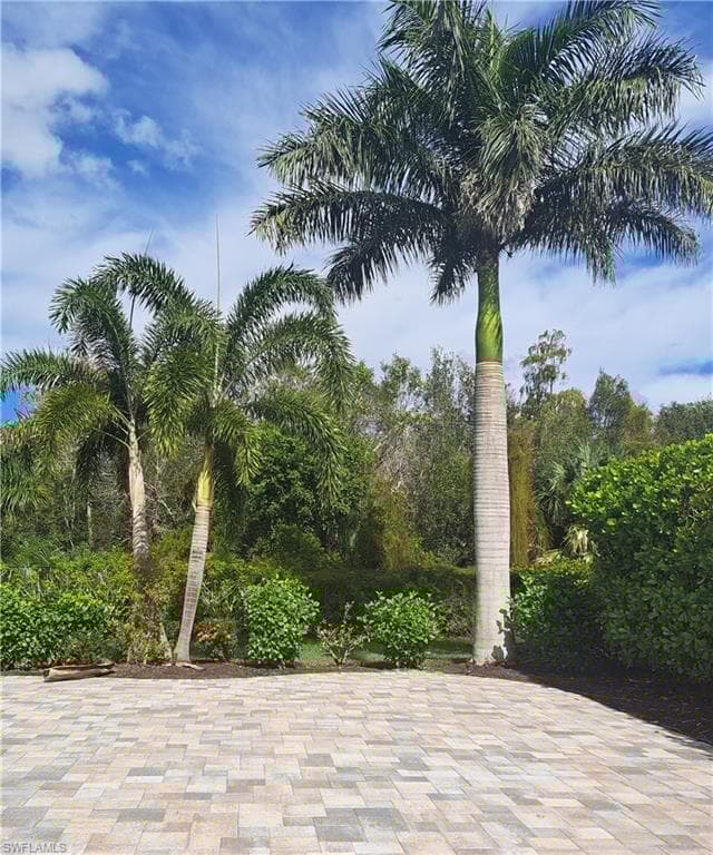4983 Coach Ln, Naples, FL 34114-5