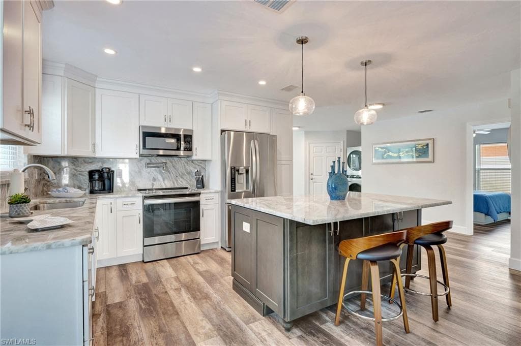 779 100th Ave N, Naples, FL 34108-10