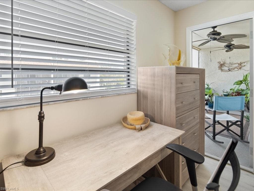 9395 Pennsylvania Ave 20, Bonita Springs, FL 34135-11