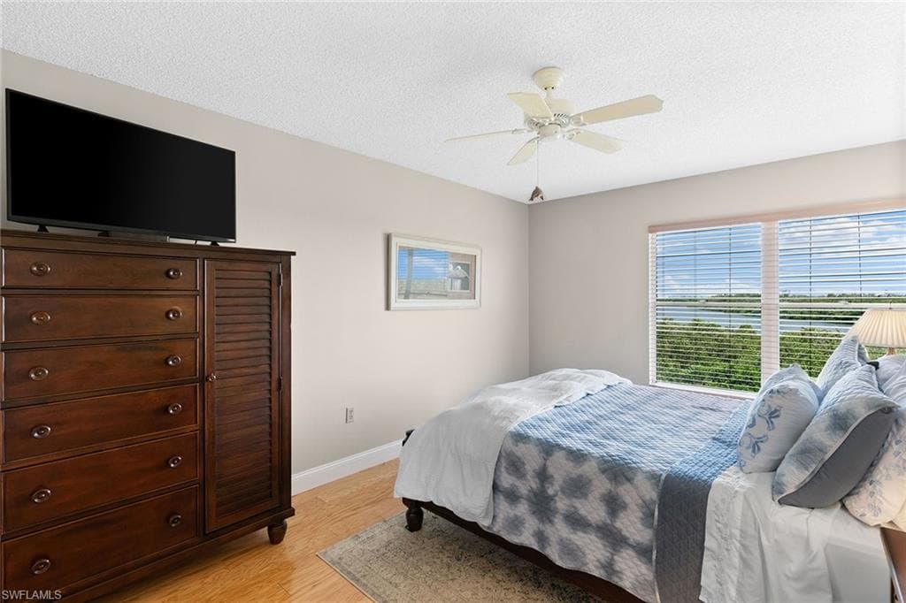 100 Stevens Landing Dr 305, Marco Island, FL 34145-17