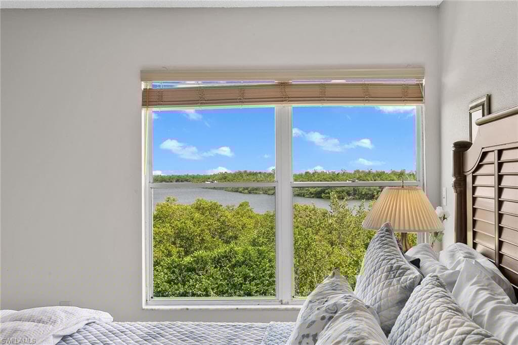 100 Stevens Landing Dr 305, Marco Island, FL 34145-18