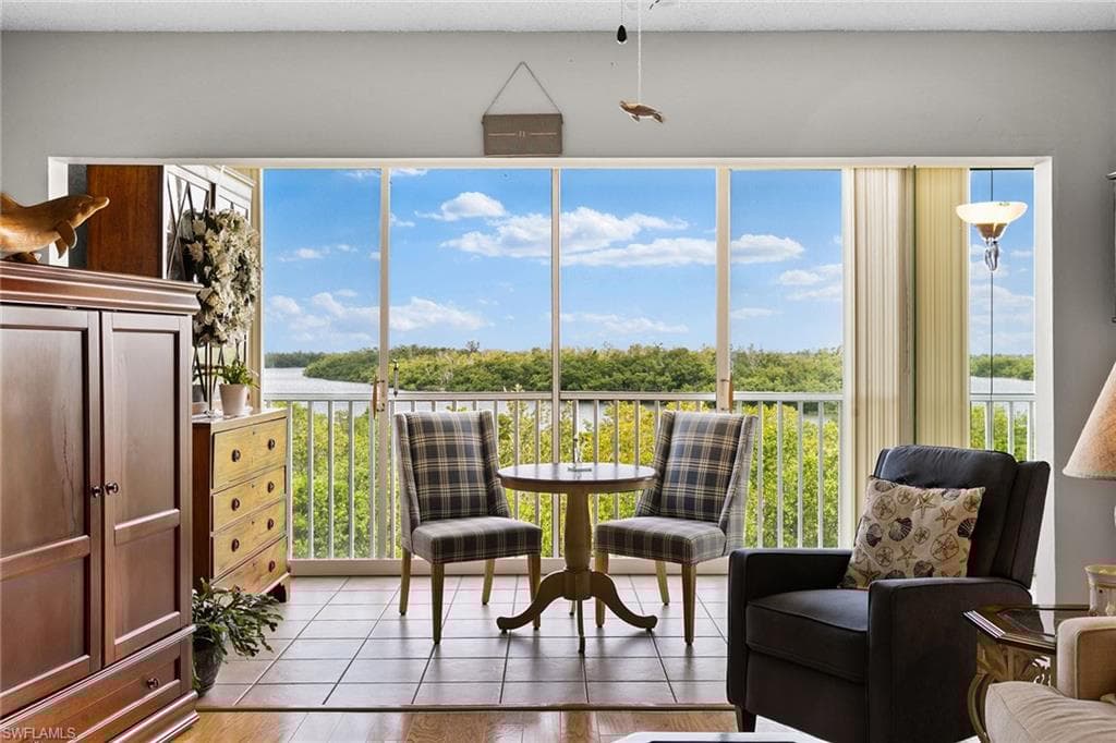 100 Stevens Landing Dr 305, Marco Island, FL 34145-23
