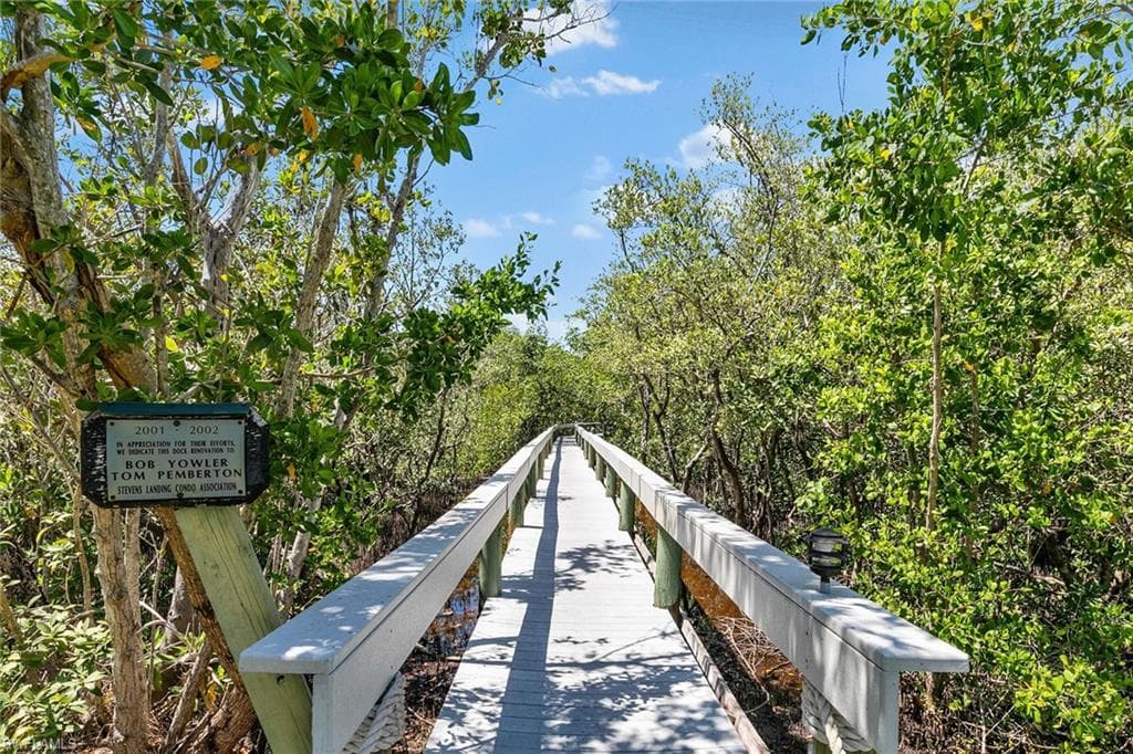 100 Stevens Landing Dr 305, Marco Island, FL 34145-26