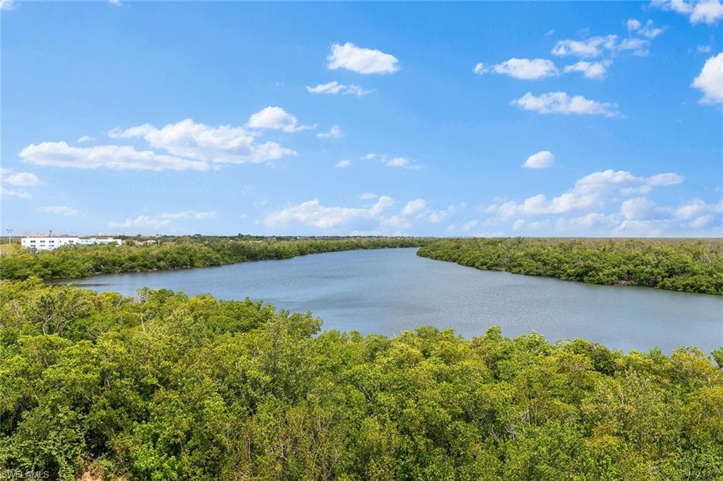 100 Stevens Landing Dr 305, Marco Island, FL 34145-3