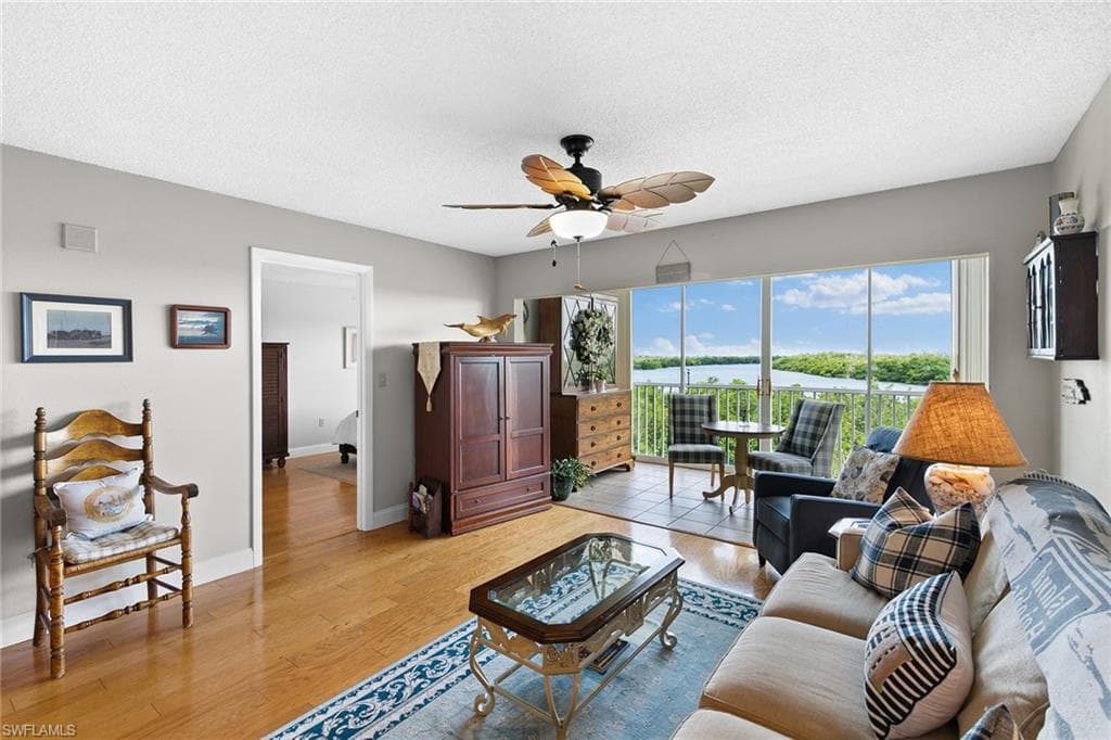 100 Stevens Landing Dr 305, Marco Island, FL 34145-7