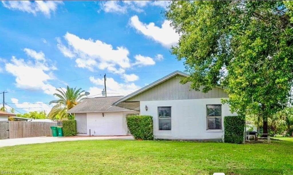 4595 31st Pl SW, Naples, FL 34116-3