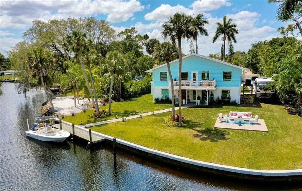 27237 Rio Vista Cir, Bonita Springs, FL 34135-7