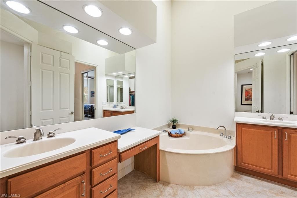 6442 Legacy Cir 203, Naples, FL 34113-18