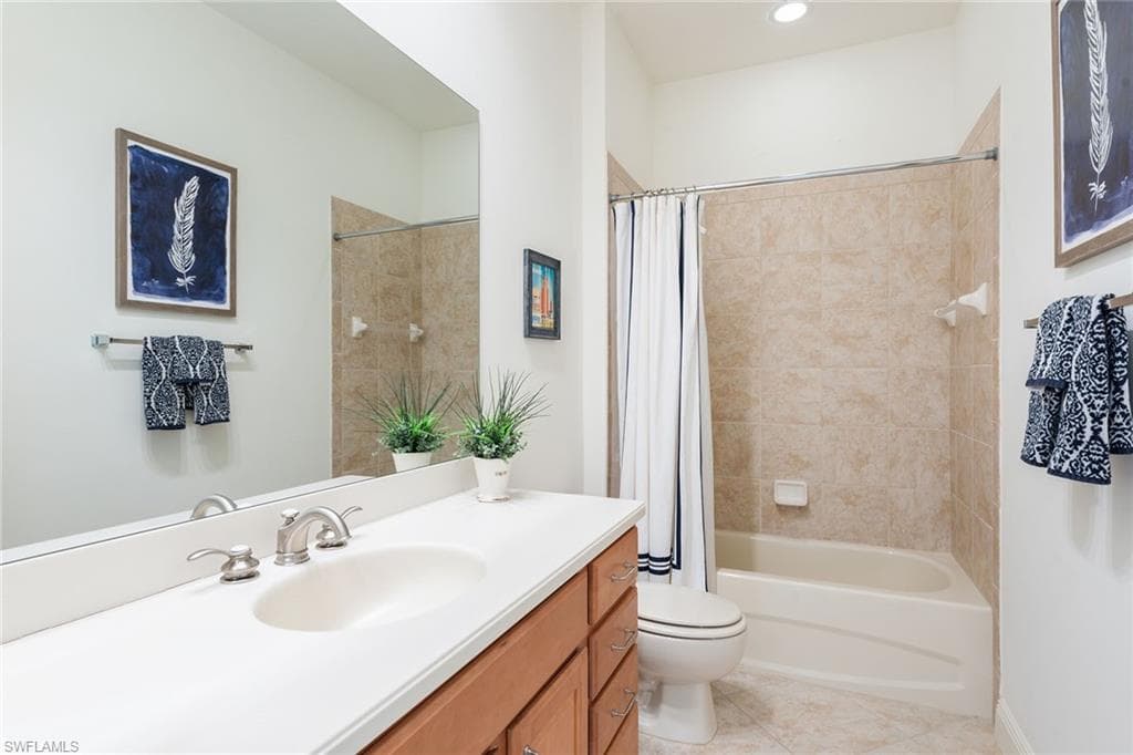 6442 Legacy Cir 203, Naples, FL 34113-23