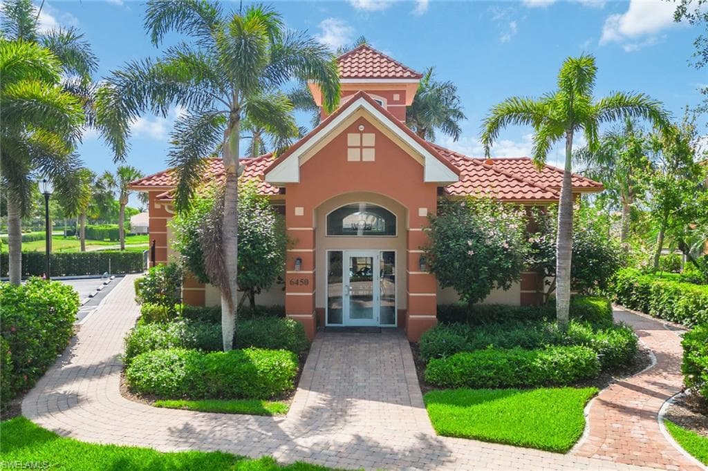6442 Legacy Cir 203, Naples, FL 34113-36