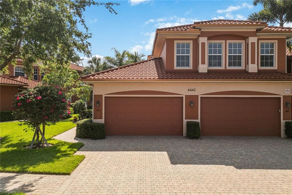 6442 Legacy Cir 203, Naples, FL 34113-4
